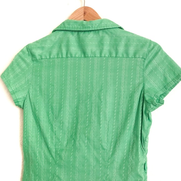 North Face Green Short Sleeve Button Up Shirt - Picture 7 of 13